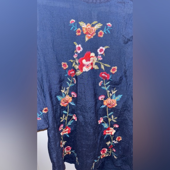 Umgee Boho Sz.Medium Dark Blue Floral Embroidered Blouse w/Cold Shoulder🌸 - Picture 5 of 10